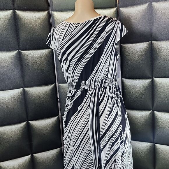 Laundry dress   - Picture 4 of 5